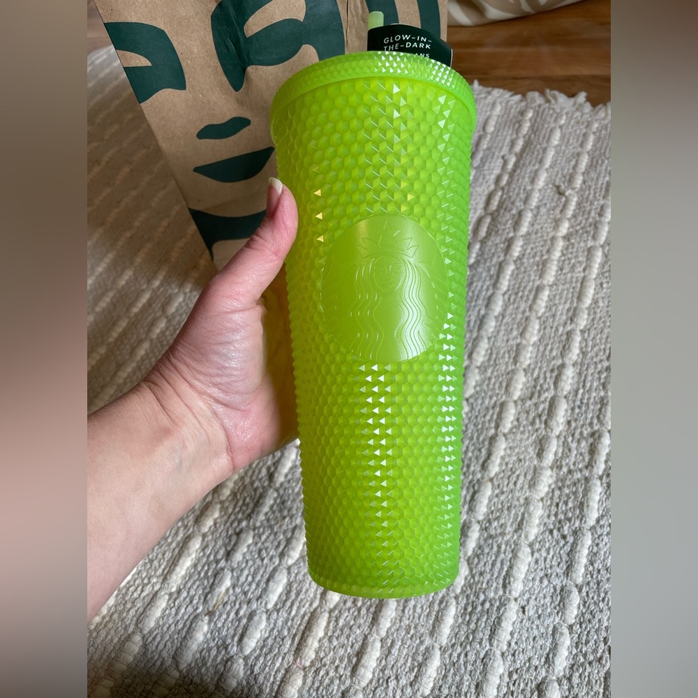 Starbucks, 2022 Vente Tumblr glow in the dark